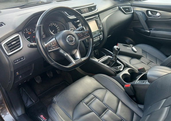 Nissan Qashqai cena 78900 przebieg: 113693, rok produkcji 2017 z Bełchatów małe 781